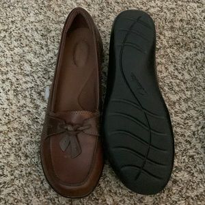 Women’s Clark shoots